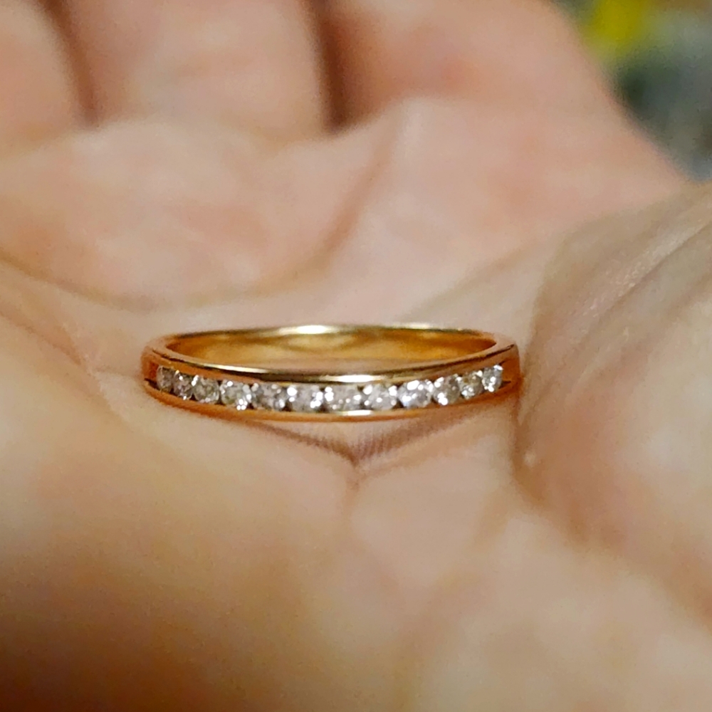 10k yellow gold diamond ring band. Size 7